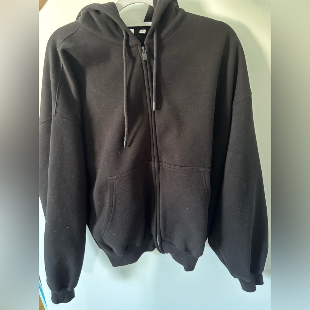 Aritzia zip up
